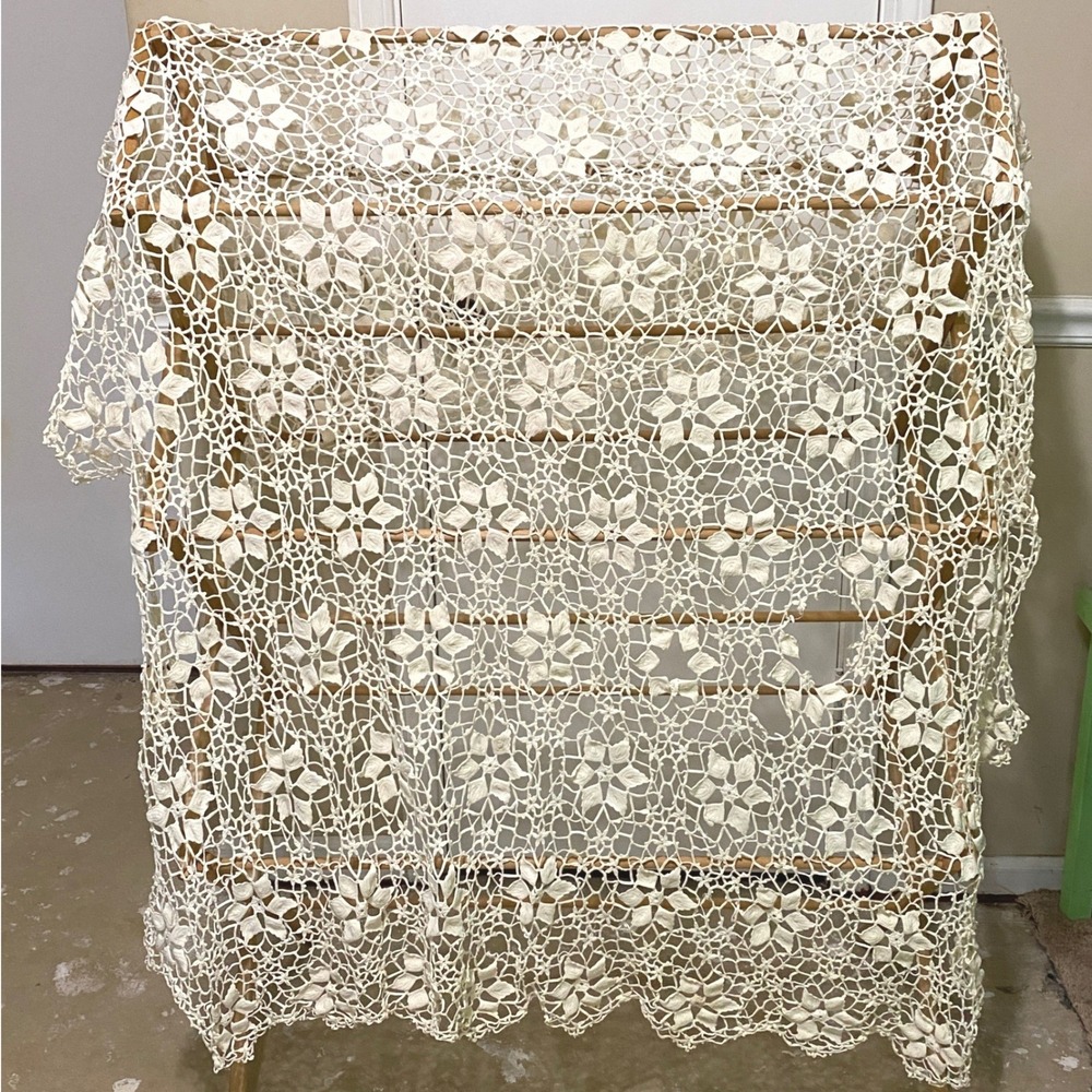 Bohemian Handmade Crochet Lace Tablecloth Cream Floral Star Leaf Bedspread 68x43